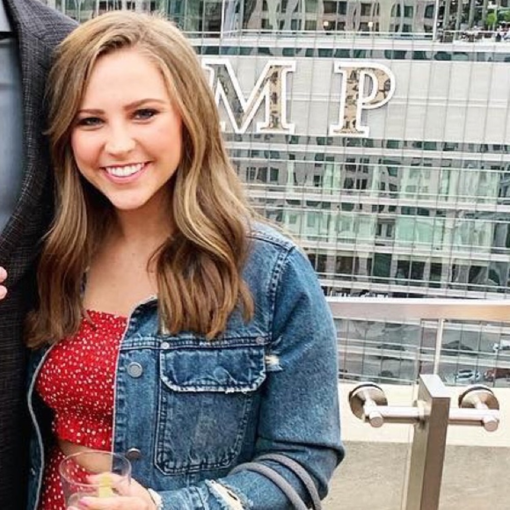 Meet your Posher, Elizabeth